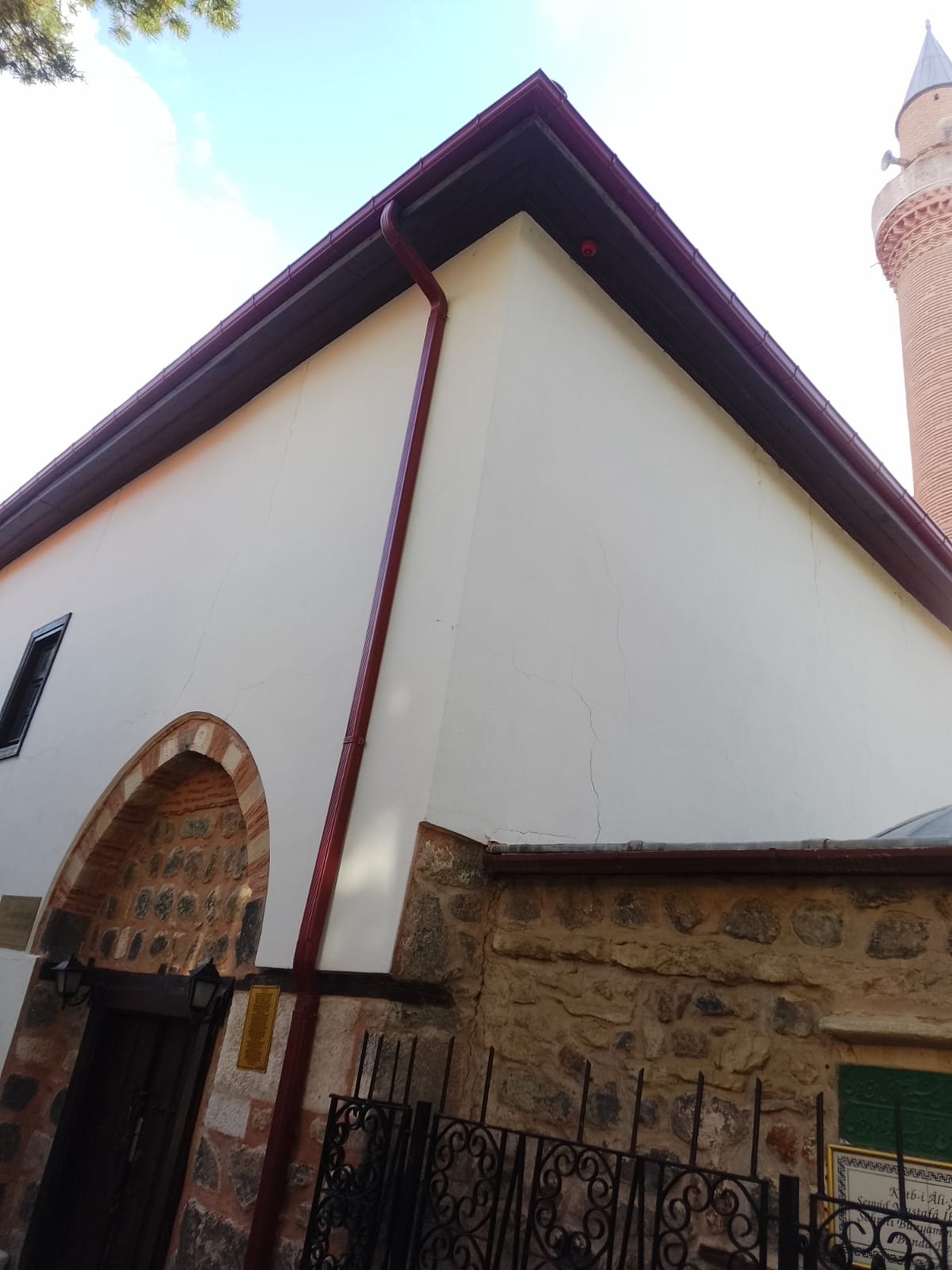 Bünyamin Ayaşi Hz.nin Türbesi